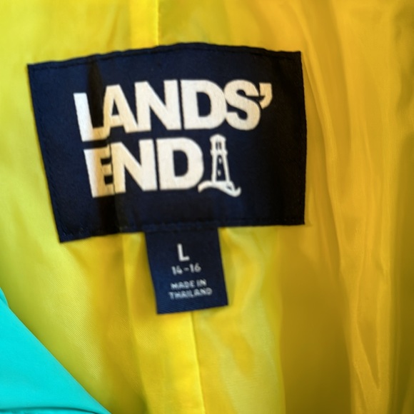 Lands’ End (NWOT) quilted light puffer coat. - Picture 3 of 4